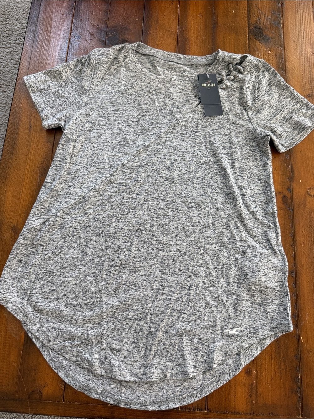 Hollister Women's Light Gray Marled Short Sleeve Tee
